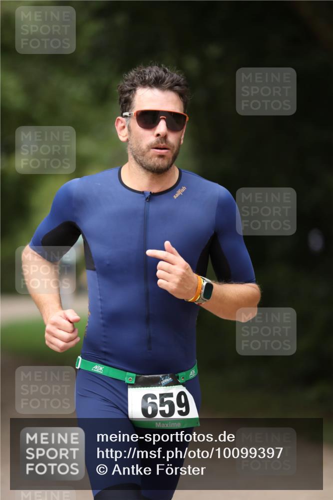 30.08.2026 - Elbe Triathlon Hamburg Antke Förster http://msf.ph/oto/10099397 30.08.2026 10:53:46 Laufen 659 meine-sportfotos.de