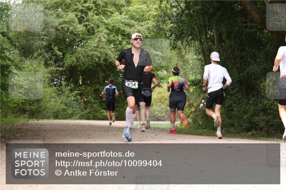 30.08.2026 - Elbe Triathlon Hamburg Antke Förster http://msf.ph/oto/10099404 30.08.2026 10:57:40 Laufen 634 meine-sportfotos.de