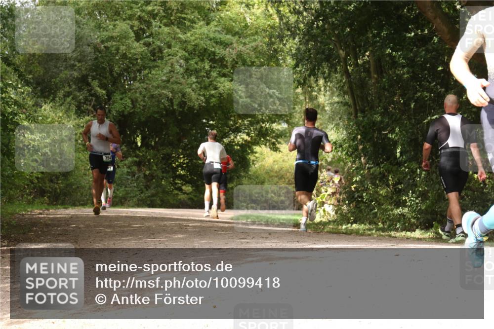 30.08.2026 - Elbe Triathlon Hamburg Antke Förster http://msf.ph/oto/10099418 30.08.2026 10:58:00 Laufen 754 meine-sportfotos.de