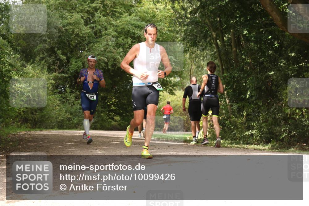 30.08.2026 - Elbe Triathlon Hamburg Antke Förster http://msf.ph/oto/10099426 30.08.2026 10:58:04 Laufen 83, 75 meine-sportfotos.de