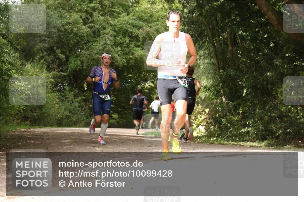 30.08.2026 - Elbe Triathlon Hamburg Antke Förster http://msf.ph/oto/10099428 30.08.2026 10:58:04 Laufen 83, 75 meine-sportfotos.de