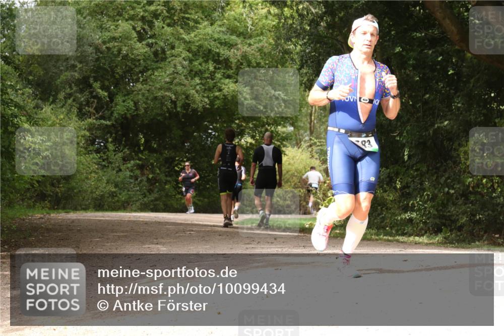 30.08.2026 - Elbe Triathlon Hamburg Antke Förster http://msf.ph/oto/10099434 30.08.2026 10:58:06 Laufen 83 meine-sportfotos.de