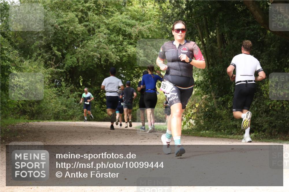 30.08.2026 - Elbe Triathlon Hamburg Antke Förster http://msf.ph/oto/10099444 30.08.2026 10:58:21 Laufen 397 meine-sportfotos.de