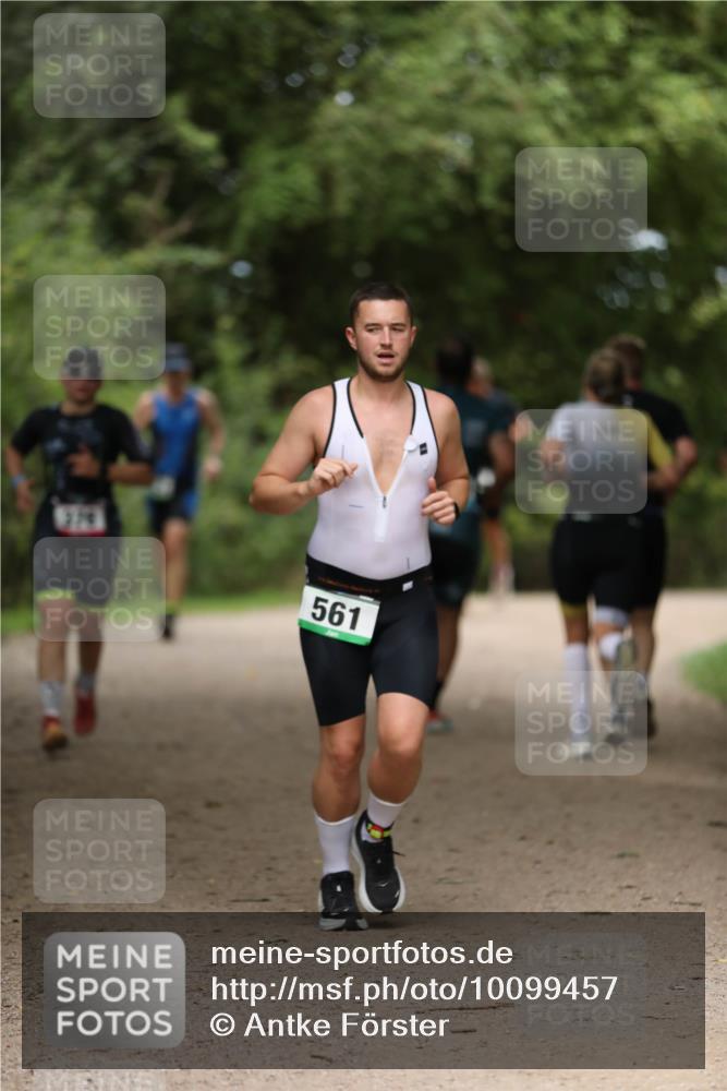 30.08.2026 - Elbe Triathlon Hamburg Antke Förster http://msf.ph/oto/10099457 30.08.2026 10:54:35 Laufen 1373, 561 meine-sportfotos.de
