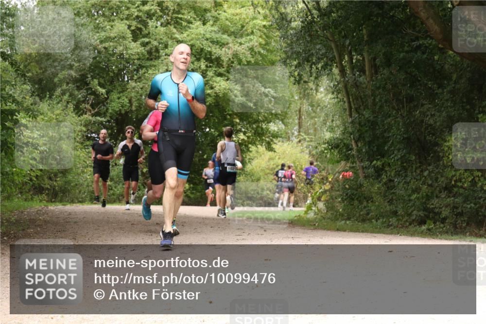 30.08.2026 - Elbe Triathlon Hamburg Antke Förster http://msf.ph/oto/10099476 30.08.2026 10:58:44 Laufen 1021 meine-sportfotos.de