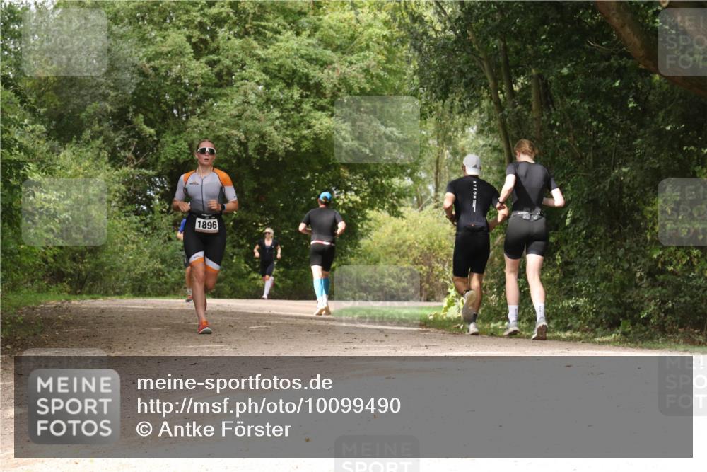 30.08.2026 - Elbe Triathlon Hamburg Antke Förster http://msf.ph/oto/10099490 30.08.2026 10:58:54 Laufen 1896 meine-sportfotos.de