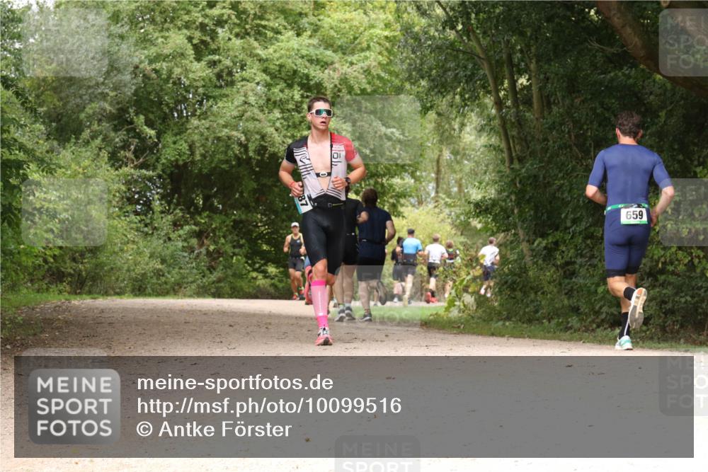 30.08.2026 - Elbe Triathlon Hamburg Antke Förster http://msf.ph/oto/10099516 30.08.2026 10:59:12 Laufen 659 meine-sportfotos.de