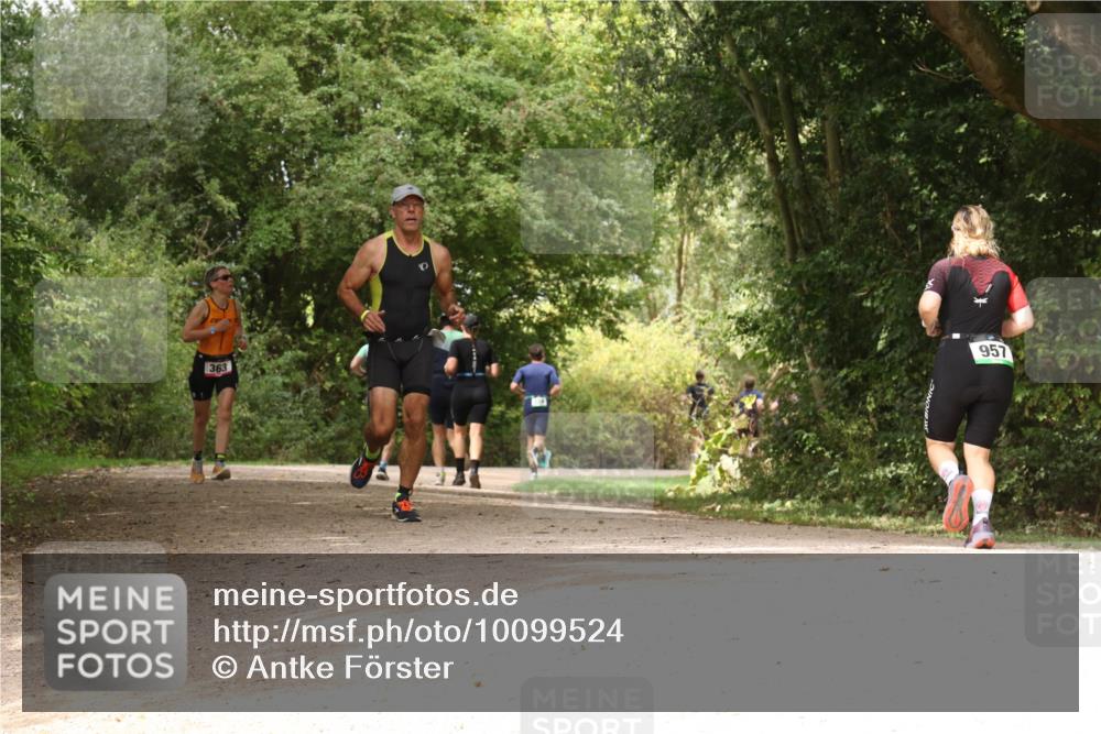 30.08.2026 - Elbe Triathlon Hamburg Antke Förster http://msf.ph/oto/10099524 30.08.2026 10:59:22 Laufen 363, 957 meine-sportfotos.de