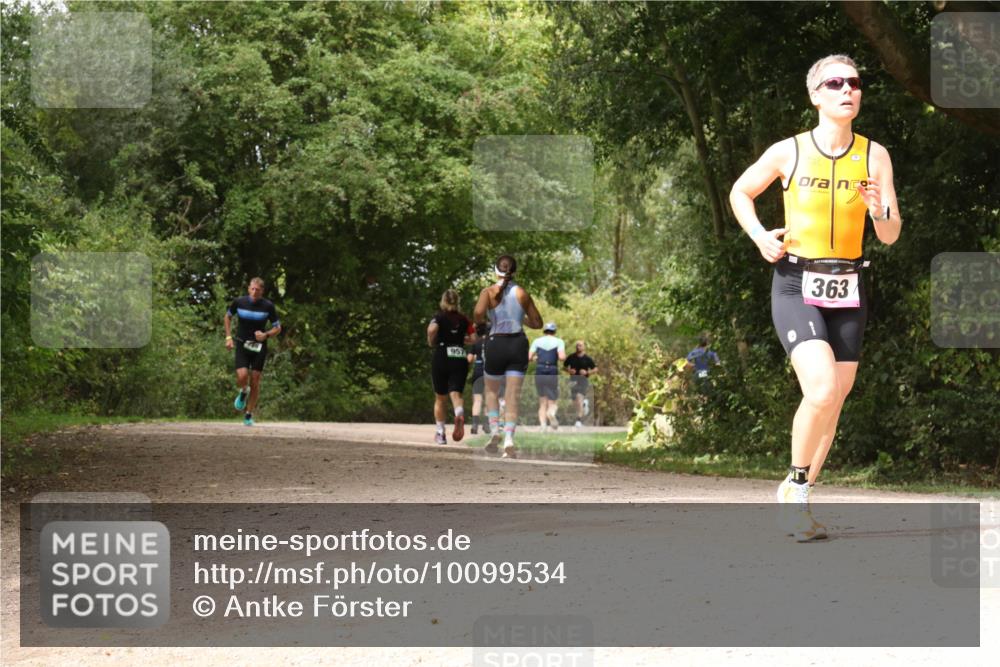 30.08.2026 - Elbe Triathlon Hamburg Antke Förster http://msf.ph/oto/10099534 30.08.2026 10:59:27 Laufen 957, 363 meine-sportfotos.de