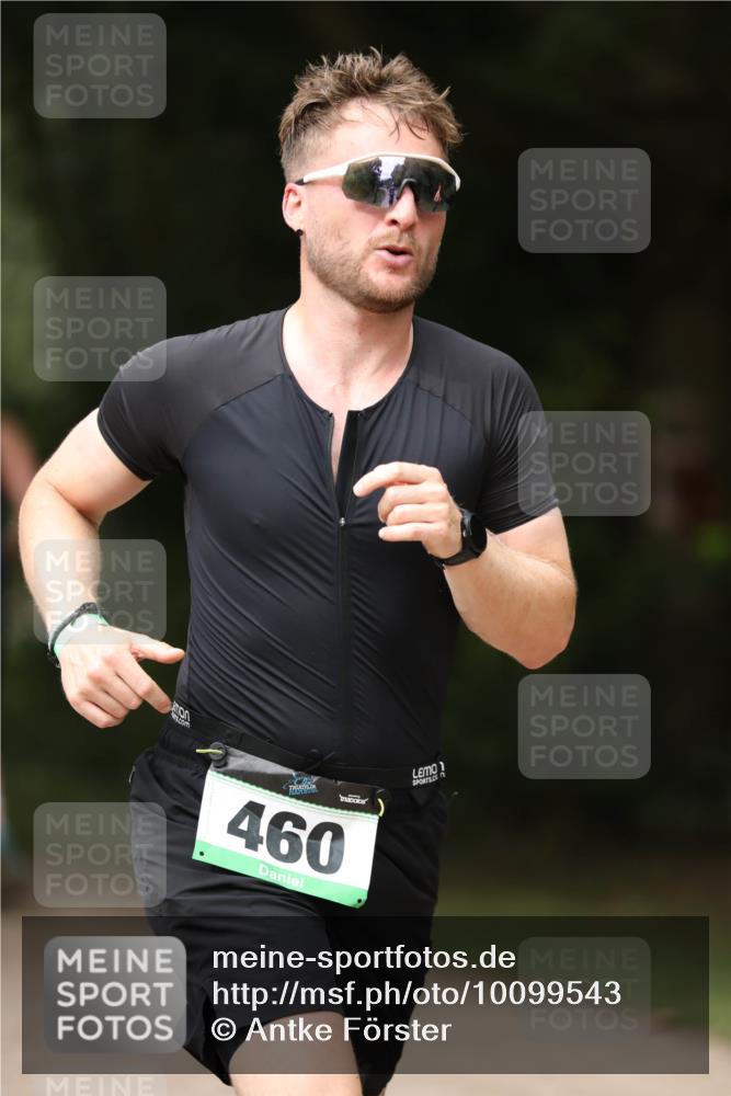 30.08.2026 - Elbe Triathlon Hamburg Antke Förster http://msf.ph/oto/10099543 30.08.2026 10:55:36 Laufen 460, 1 meine-sportfotos.de