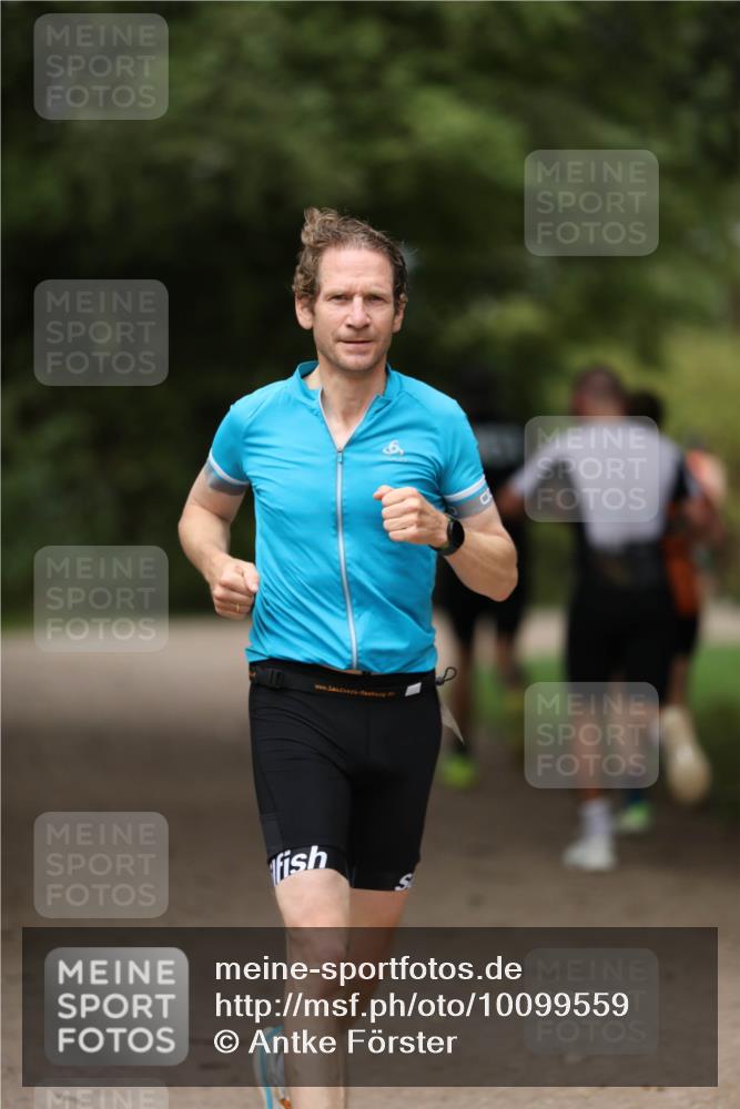 30.08.2026 - Elbe Triathlon Hamburg Antke Förster http://msf.ph/oto/10099559 30.08.2026 10:55:48 Laufen  meine-sportfotos.de