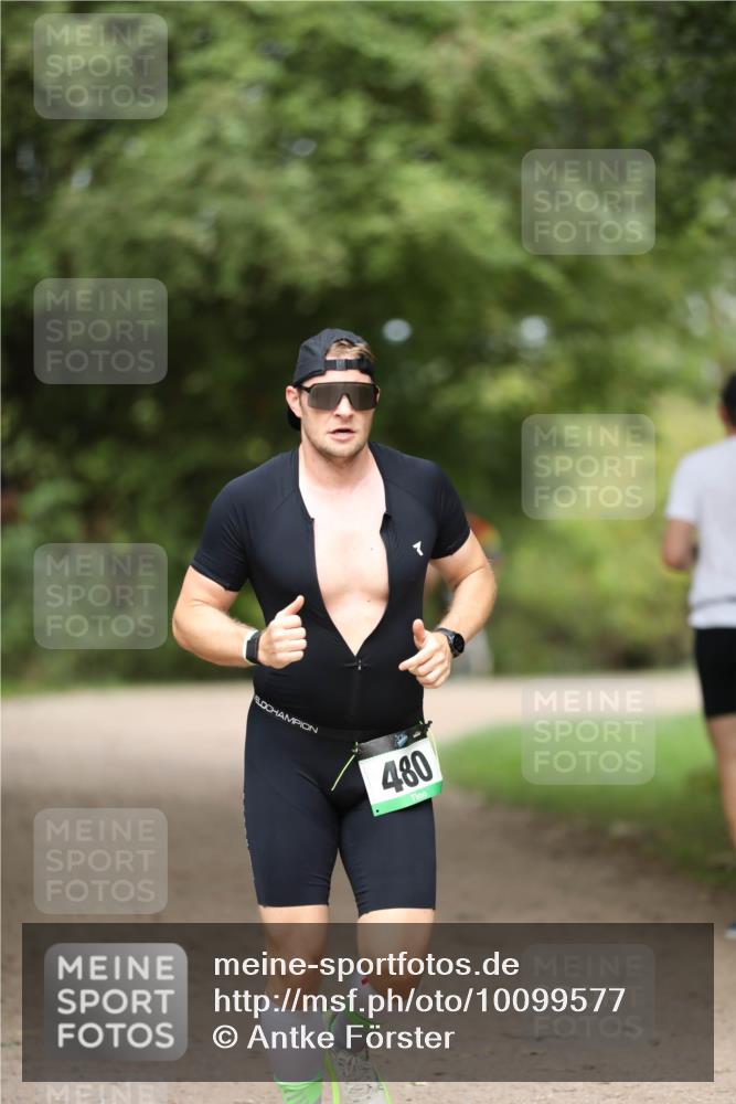 30.08.2026 - Elbe Triathlon Hamburg Antke Förster http://msf.ph/oto/10099577 30.08.2026 10:56:12 Laufen 480 meine-sportfotos.de