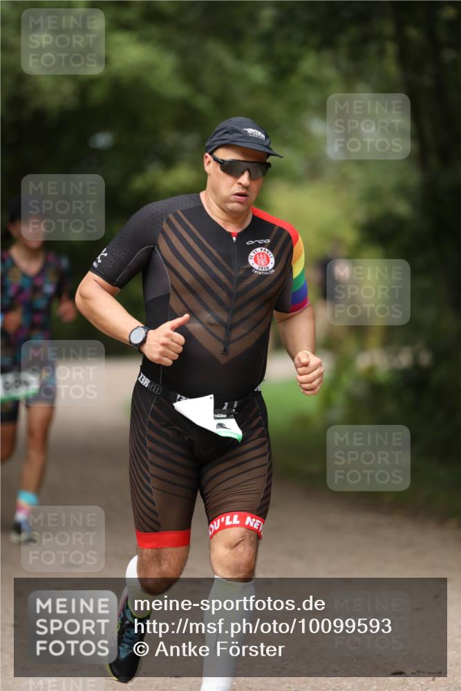 30.08.2026 - Elbe Triathlon Hamburg Antke Förster http://msf.ph/oto/10099593 30.08.2026 10:56:28 Laufen 3, 1910 meine-sportfotos.de