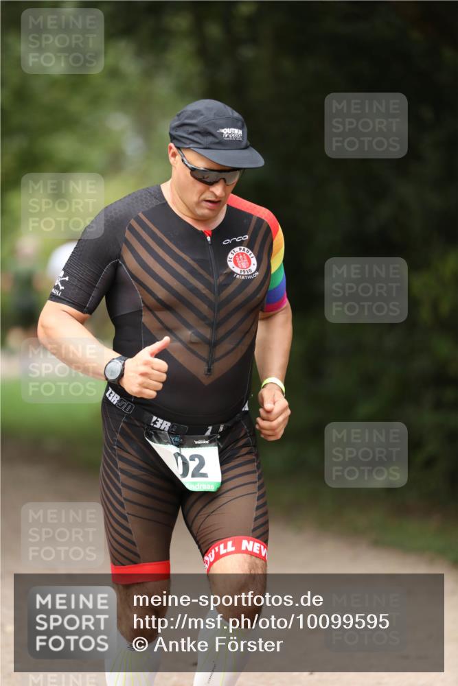 30.08.2026 - Elbe Triathlon Hamburg Antke Förster http://msf.ph/oto/10099595 30.08.2026 10:56:29 Laufen 1910, 13, 3, 02 meine-sportfotos.de