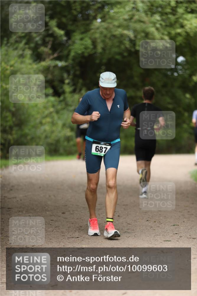 30.08.2026 - Elbe Triathlon Hamburg Antke Förster http://msf.ph/oto/10099603 30.08.2026 10:56:35 Laufen 687 meine-sportfotos.de