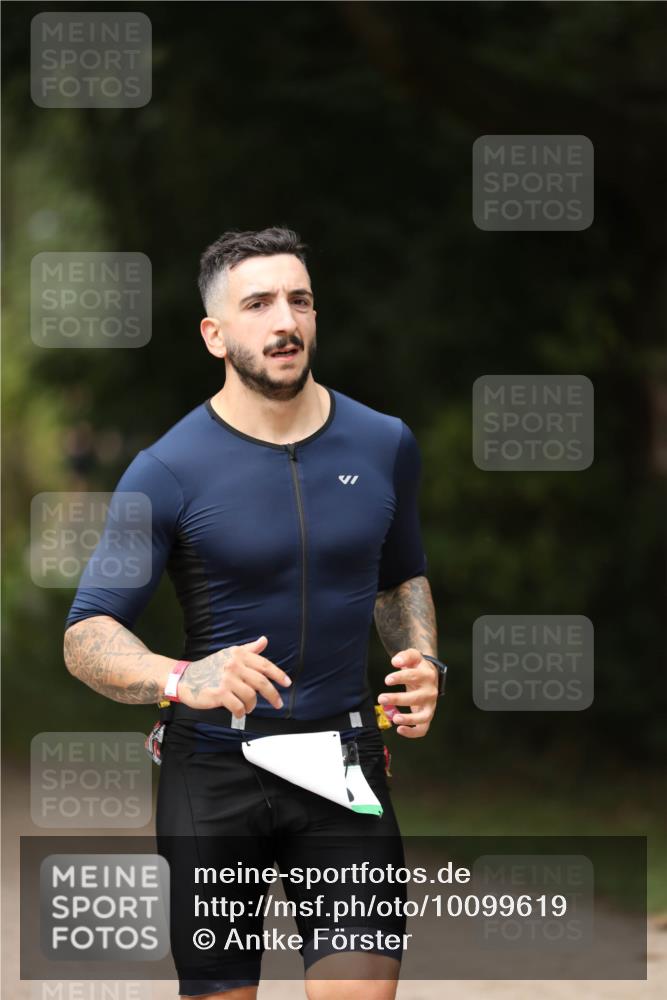 30.08.2026 - Elbe Triathlon Hamburg Antke Förster http://msf.ph/oto/10099619 30.08.2026 10:56:45 Laufen  meine-sportfotos.de