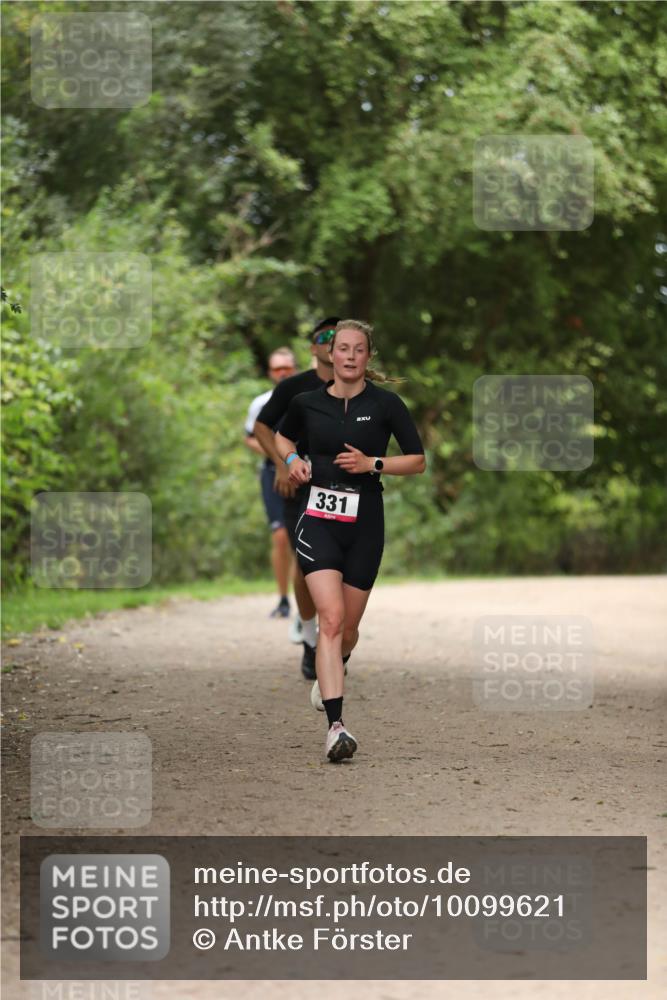30.08.2026 - Elbe Triathlon Hamburg Antke Förster http://msf.ph/oto/10099621 30.08.2026 10:56:49 Laufen 331 meine-sportfotos.de