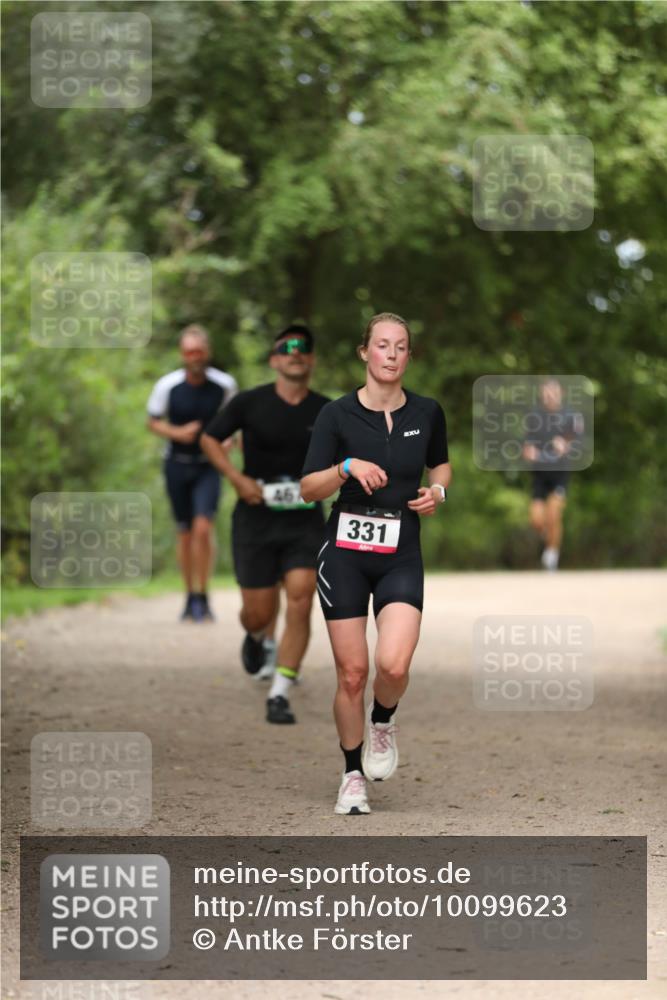 30.08.2026 - Elbe Triathlon Hamburg Antke Förster http://msf.ph/oto/10099623 30.08.2026 10:56:50 Laufen 331 meine-sportfotos.de