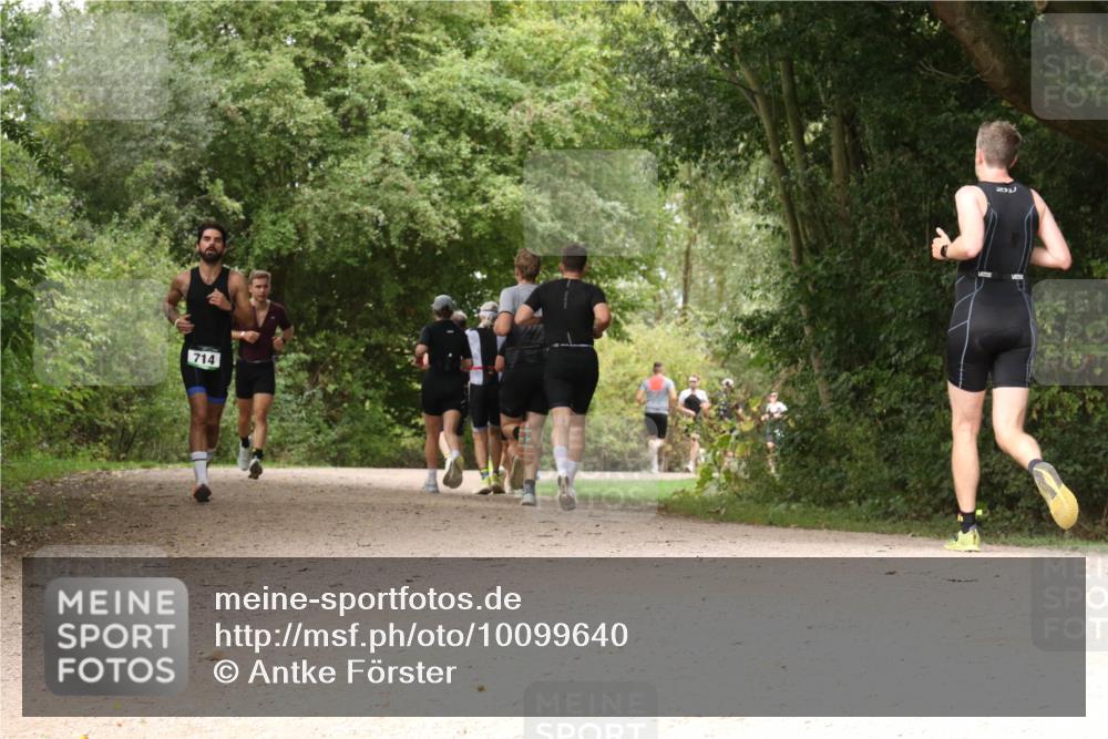 30.08.2026 - Elbe Triathlon Hamburg Antke Förster http://msf.ph/oto/10099640 30.08.2026 11:00:39 Laufen 714 meine-sportfotos.de
