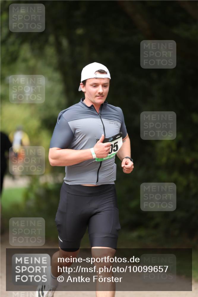 30.08.2026 - Elbe Triathlon Hamburg Antke Förster http://msf.ph/oto/10099657 30.08.2026 10:57:09 Laufen 35 meine-sportfotos.de