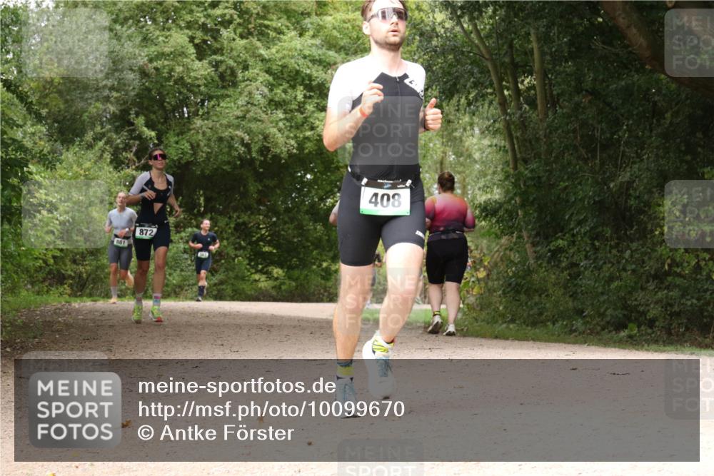 30.08.2026 - Elbe Triathlon Hamburg Antke Förster http://msf.ph/oto/10099670 30.08.2026 11:00:53 Laufen 881, 872, 408 meine-sportfotos.de