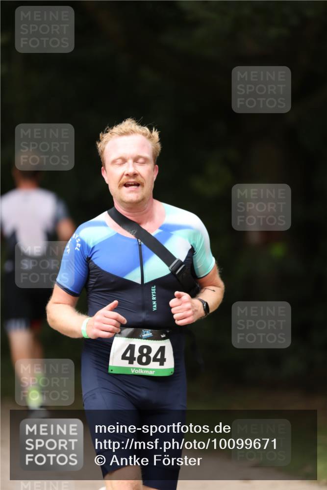 30.08.2026 - Elbe Triathlon Hamburg Antke Förster http://msf.ph/oto/10099671 30.08.2026 10:57:14 Laufen 484 meine-sportfotos.de