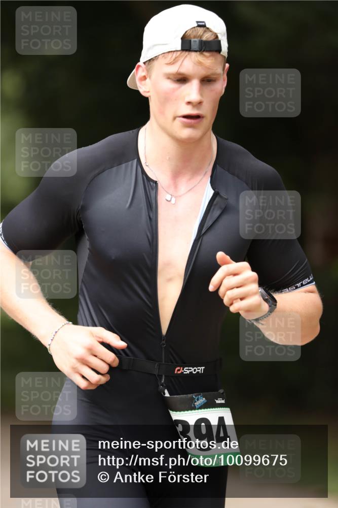 30.08.2026 - Elbe Triathlon Hamburg Antke Förster http://msf.ph/oto/10099675 30.08.2026 10:57:15 Laufen 394 meine-sportfotos.de