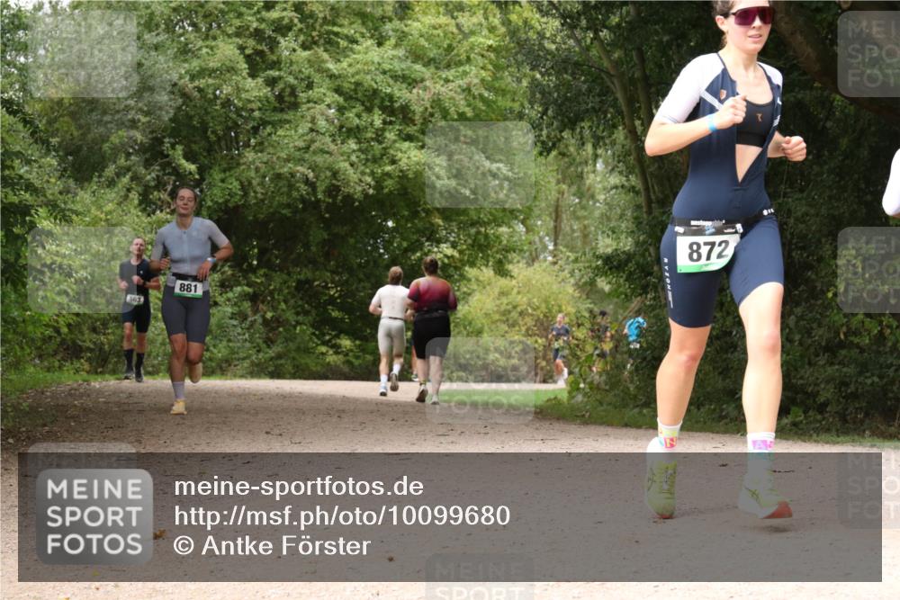 30.08.2026 - Elbe Triathlon Hamburg Antke Förster http://msf.ph/oto/10099680 30.08.2026 11:00:56 Laufen 563, 881, 872 meine-sportfotos.de