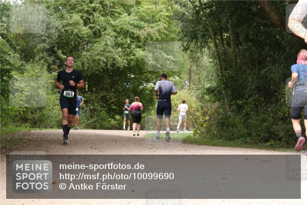 30.08.2026 - Elbe Triathlon Hamburg Antke Förster http://msf.ph/oto/10099690 30.08.2026 11:01:00 Laufen 563 meine-sportfotos.de