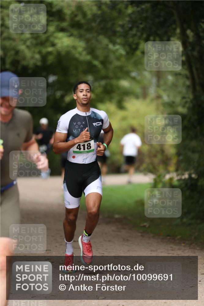 30.08.2026 - Elbe Triathlon Hamburg Antke Förster http://msf.ph/oto/10099691 30.08.2026 10:57:31 Laufen 418 meine-sportfotos.de