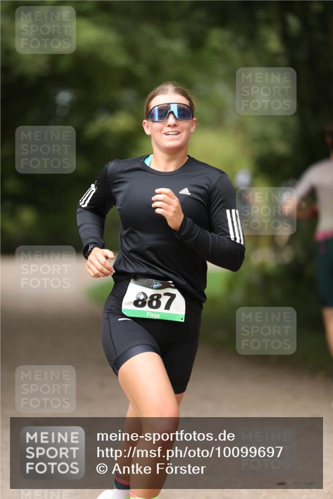 30.08.2026 - Elbe Triathlon Hamburg Antke Förster http://msf.ph/oto/10099697 30.08.2026 10:57:33 Laufen 887 meine-sportfotos.de