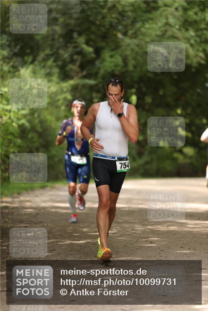 30.08.2026 - Elbe Triathlon Hamburg Antke Förster http://msf.ph/oto/10099731 30.08.2026 10:58:04 Laufen 754 meine-sportfotos.de