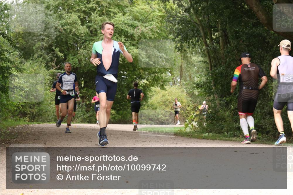 30.08.2026 - Elbe Triathlon Hamburg Antke Förster http://msf.ph/oto/10099742 30.08.2026 11:01:35 Laufen  meine-sportfotos.de