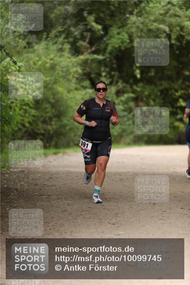 30.08.2026 - Elbe Triathlon Hamburg Antke Förster http://msf.ph/oto/10099745 30.08.2026 10:58:18 Laufen 391 meine-sportfotos.de