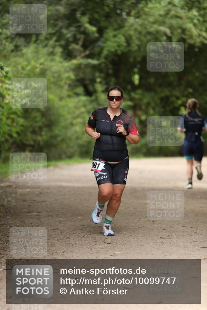 30.08.2026 - Elbe Triathlon Hamburg Antke Förster http://msf.ph/oto/10099747 30.08.2026 10:58:18 Laufen 397 meine-sportfotos.de