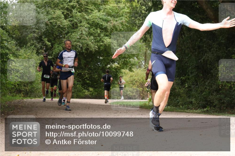 30.08.2026 - Elbe Triathlon Hamburg Antke Förster http://msf.ph/oto/10099748 30.08.2026 11:01:36 Laufen 531 meine-sportfotos.de