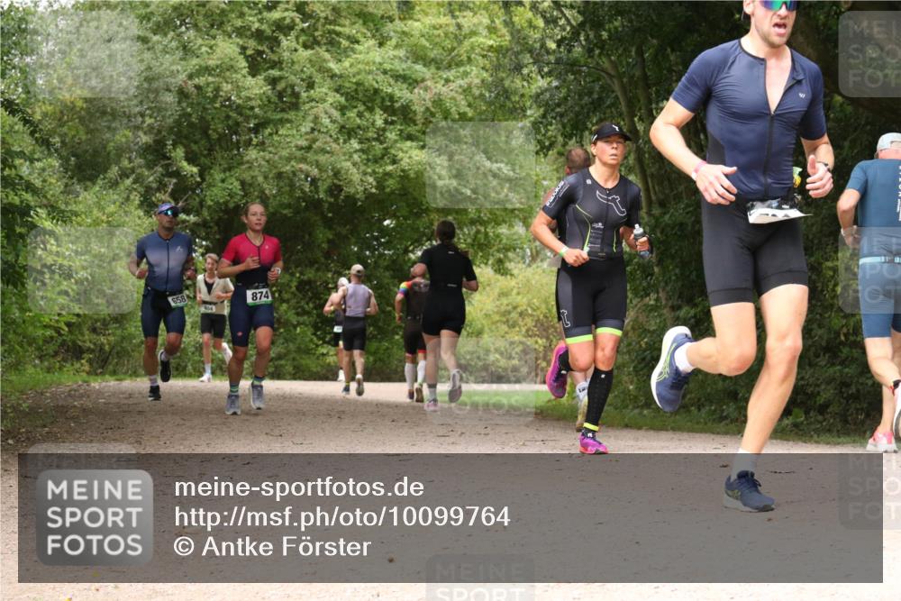 30.08.2026 - Elbe Triathlon Hamburg Antke Förster http://msf.ph/oto/10099764 30.08.2026 11:01:41 Laufen 658, 874 meine-sportfotos.de