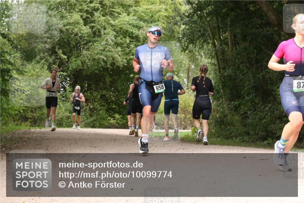 30.08.2026 - Elbe Triathlon Hamburg Antke Förster http://msf.ph/oto/10099774 30.08.2026 11:01:44 Laufen 604, 658, 87 meine-sportfotos.de