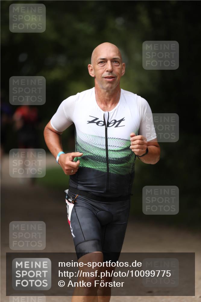 30.08.2026 - Elbe Triathlon Hamburg Antke Förster http://msf.ph/oto/10099775 30.08.2026 10:58:37 Laufen  meine-sportfotos.de