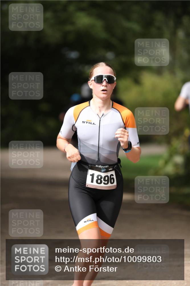 30.08.2026 - Elbe Triathlon Hamburg Antke Förster http://msf.ph/oto/10099803 30.08.2026 10:58:57 Laufen 1896 meine-sportfotos.de