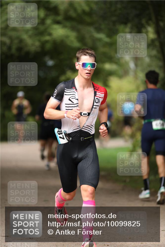30.08.2026 - Elbe Triathlon Hamburg Antke Förster http://msf.ph/oto/10099825 30.08.2026 10:59:13 Laufen 28, 0 meine-sportfotos.de