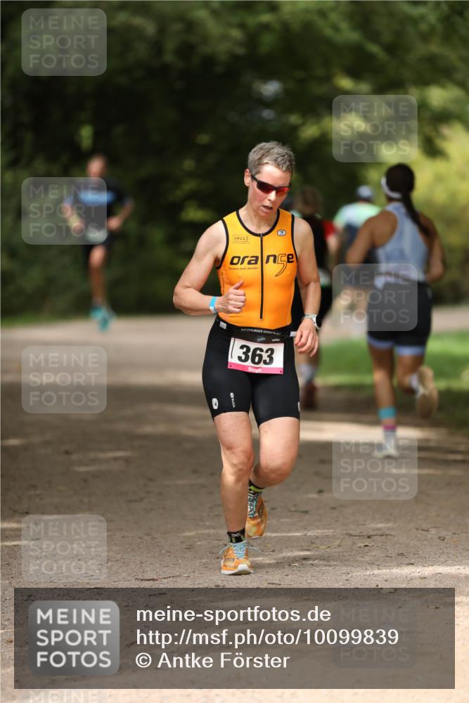 30.08.2026 - Elbe Triathlon Hamburg Antke Förster http://msf.ph/oto/10099839 30.08.2026 10:59:26 Laufen 3, 363 meine-sportfotos.de
