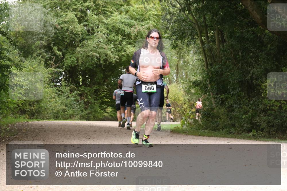 30.08.2026 - Elbe Triathlon Hamburg Antke Förster http://msf.ph/oto/10099840 30.08.2026 11:02:13 Laufen 10, 696 meine-sportfotos.de
