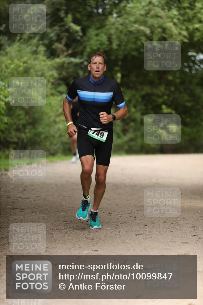 30.08.2026 - Elbe Triathlon Hamburg Antke Förster http://msf.ph/oto/10099847 30.08.2026 10:59:34 Laufen 677 meine-sportfotos.de