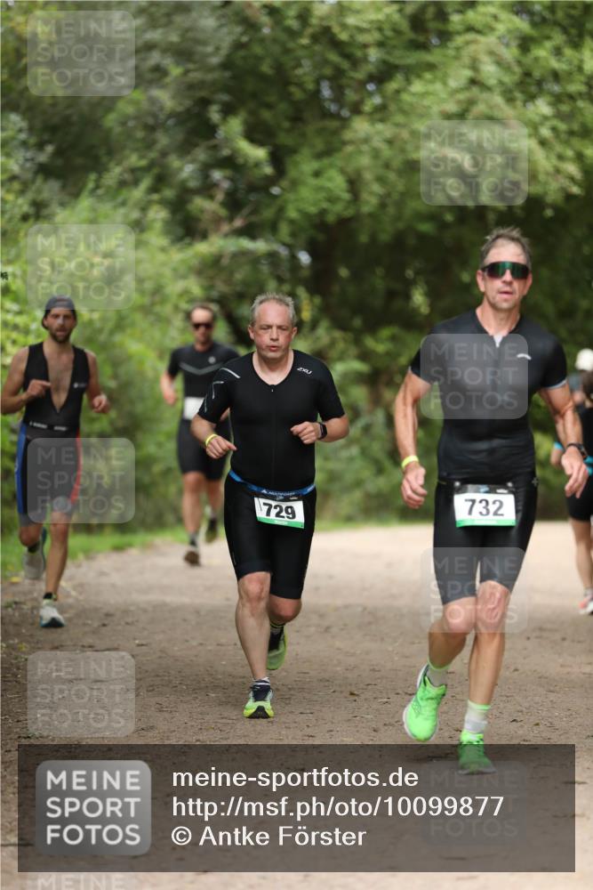 30.08.2026 - Elbe Triathlon Hamburg Antke Förster http://msf.ph/oto/10099877 30.08.2026 10:59:59 Laufen 732, 729 meine-sportfotos.de