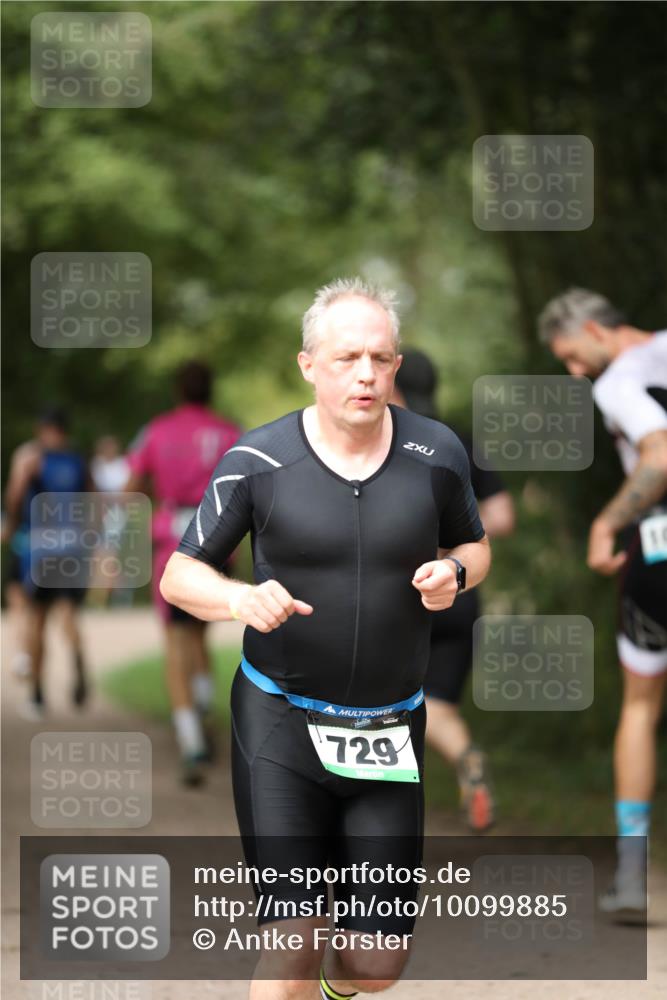 30.08.2026 - Elbe Triathlon Hamburg Antke Förster http://msf.ph/oto/10099885 30.08.2026 11:00:02 Laufen 729 meine-sportfotos.de