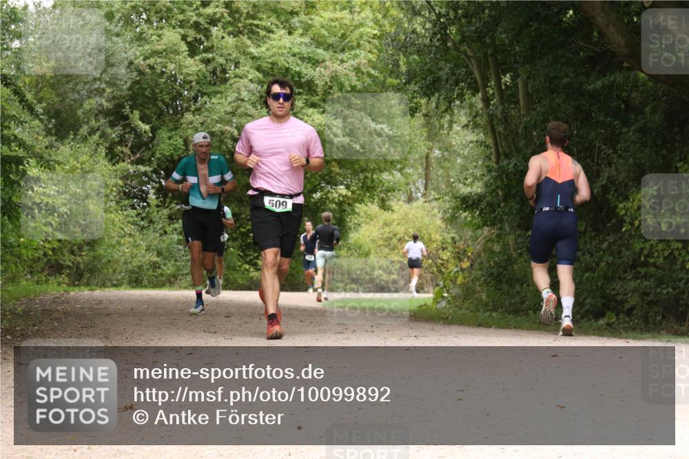 30.08.2026 - Elbe Triathlon Hamburg Antke Förster http://msf.ph/oto/10099892 30.08.2026 11:02:51 Laufen 509 meine-sportfotos.de