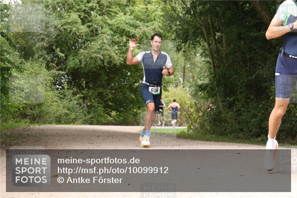 30.08.2026 - Elbe Triathlon Hamburg Antke Förster http://msf.ph/oto/10099912 30.08.2026 11:03:01 Laufen 656 meine-sportfotos.de