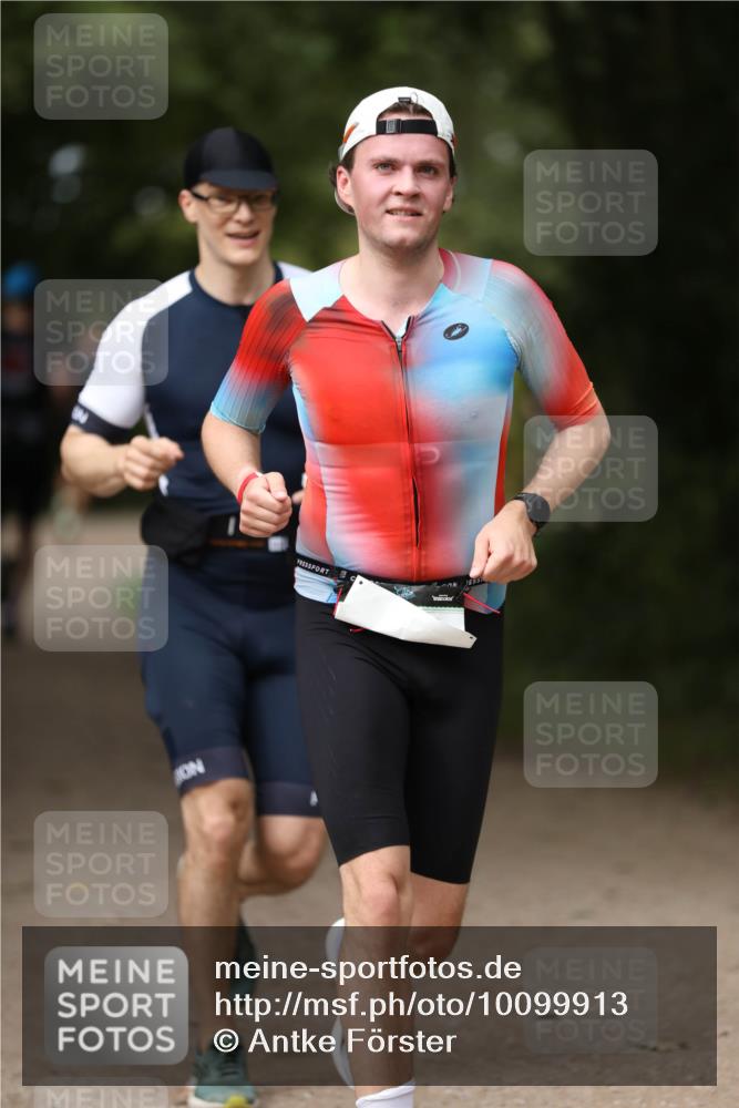 30.08.2026 - Elbe Triathlon Hamburg Antke Förster http://msf.ph/oto/10099913 30.08.2026 11:00:19 Laufen  meine-sportfotos.de