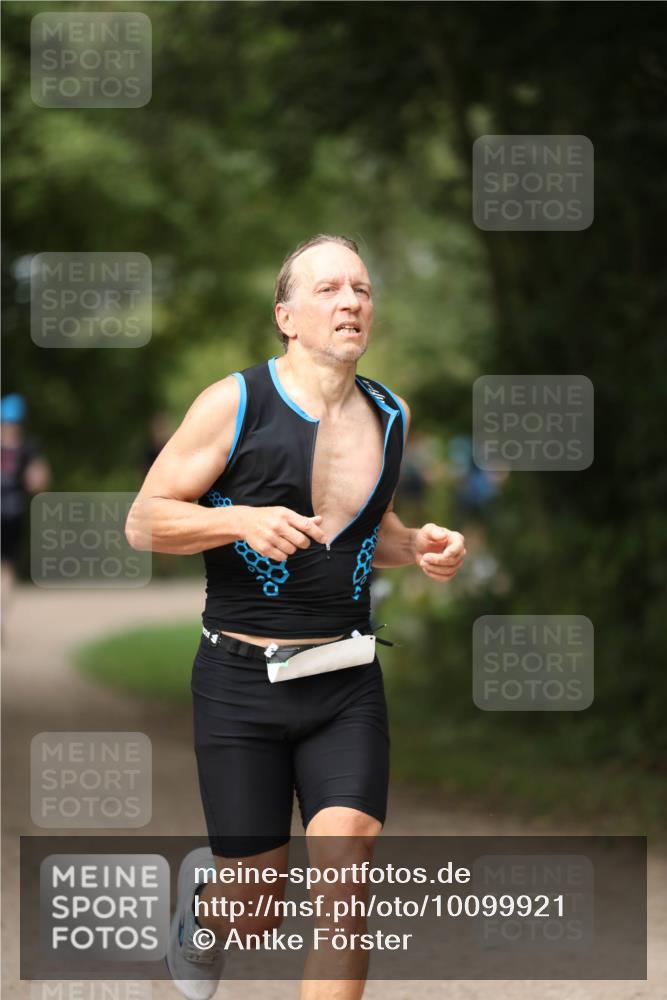 30.08.2026 - Elbe Triathlon Hamburg Antke Förster http://msf.ph/oto/10099921 30.08.2026 11:00:22 Laufen  meine-sportfotos.de